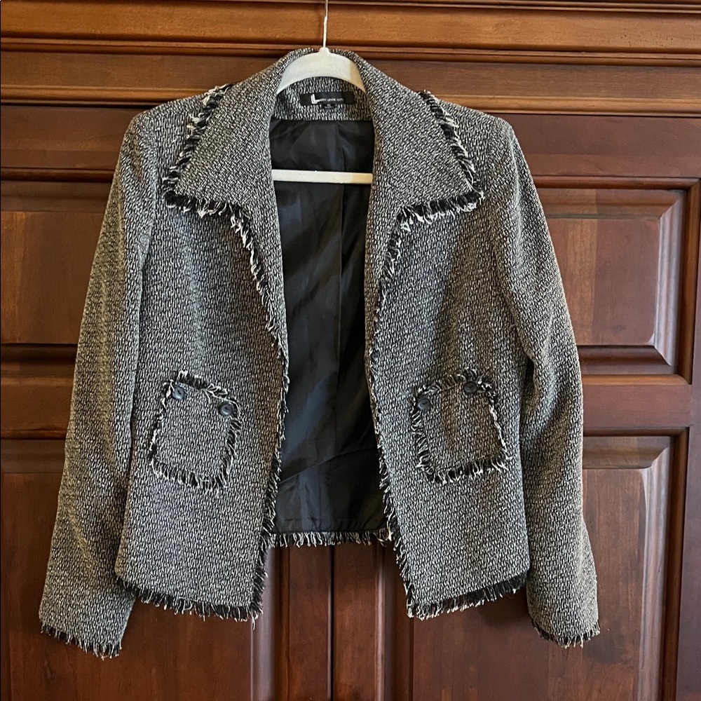 Larry Levine Women's Gray Tweed Blazer with Fringe